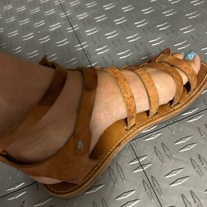 Women's flat Tan leather Sandals   Toga party